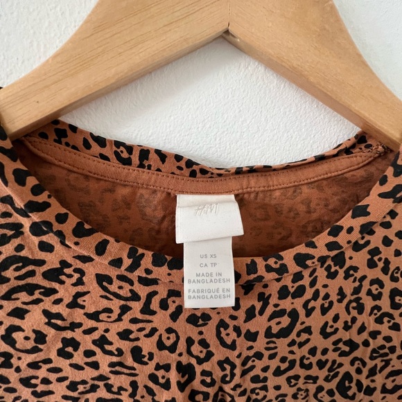 H&M cropped leopard print top / size small - Picture 3 of 3